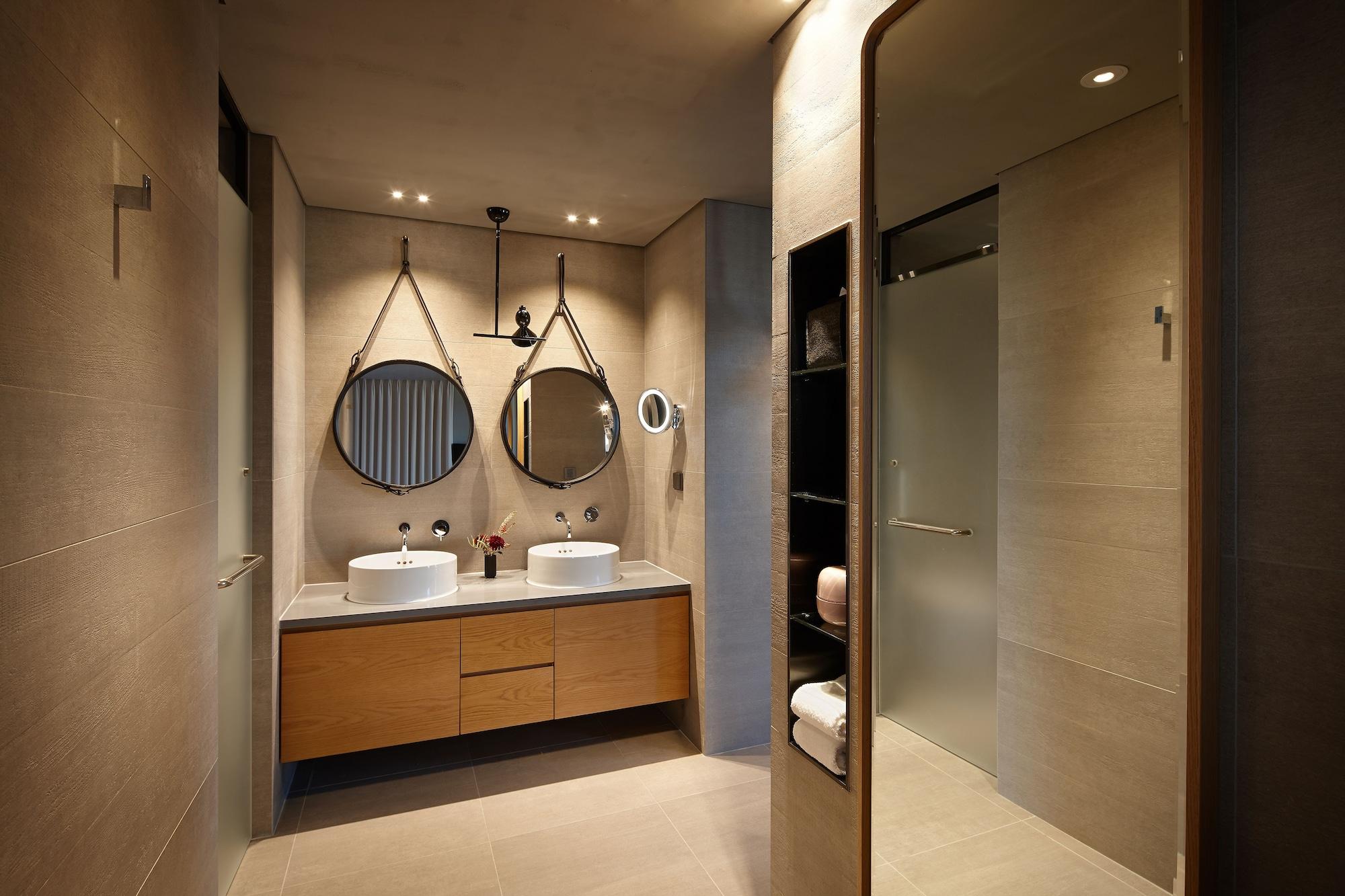 Hotel L7 Hongdae By Lotte 4*